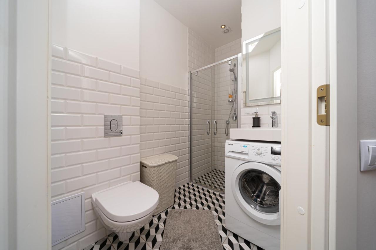 Stylish Studio Close To City Center, Cafes & Parks & Local Dining 리가 외부 사진